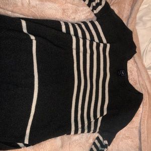 GAP grey/white striped sweater